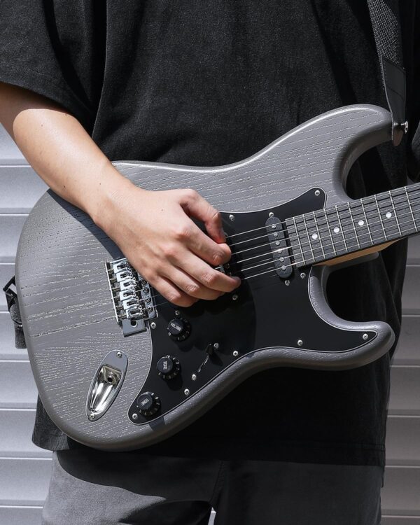 Electric Guitar 39” Beginner Electric Guitar Kit with Amp, Classic SSS Pickup Complete with Gig Bag, Tuner, Capo, Strap, Picks, OEM/ODM